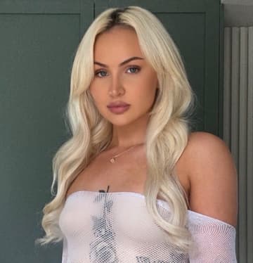 Katy 🌶️💦, image 1 of 2
