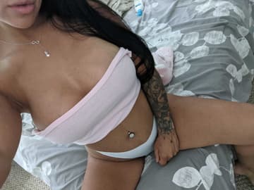 Lizethxxoo, image 1 of 2